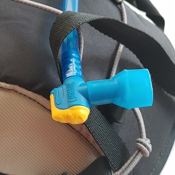 32oz.CAMELBAK Hydration Backpack Portable Hydration HYDROBAK - Picture 11 of 12